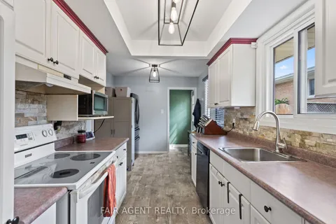 28 ARCHER Cres, London, ON N6E 2A5