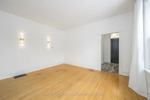 453 Quebec St, London, ON N5W 3Y4