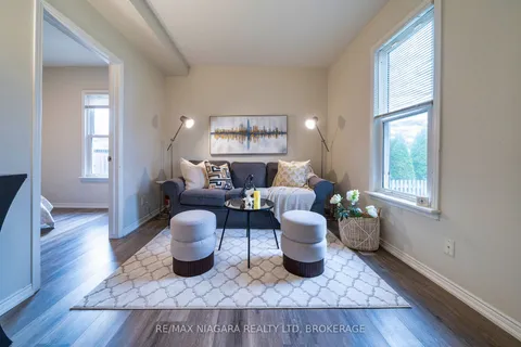 3791 Keller St, Niagara Falls, ON L2G 6C5