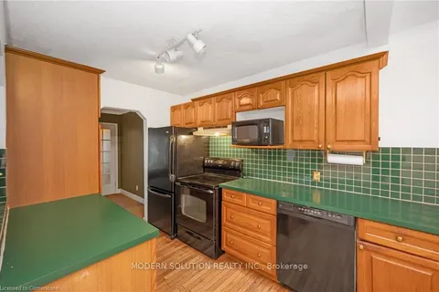 12 ROBERTSON Pl, St. Catharines, ON L2P 3G2