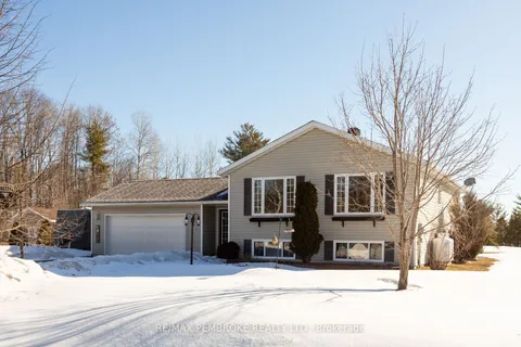 22 Kellard St, Laurentian Valley, ON K8A 6W6