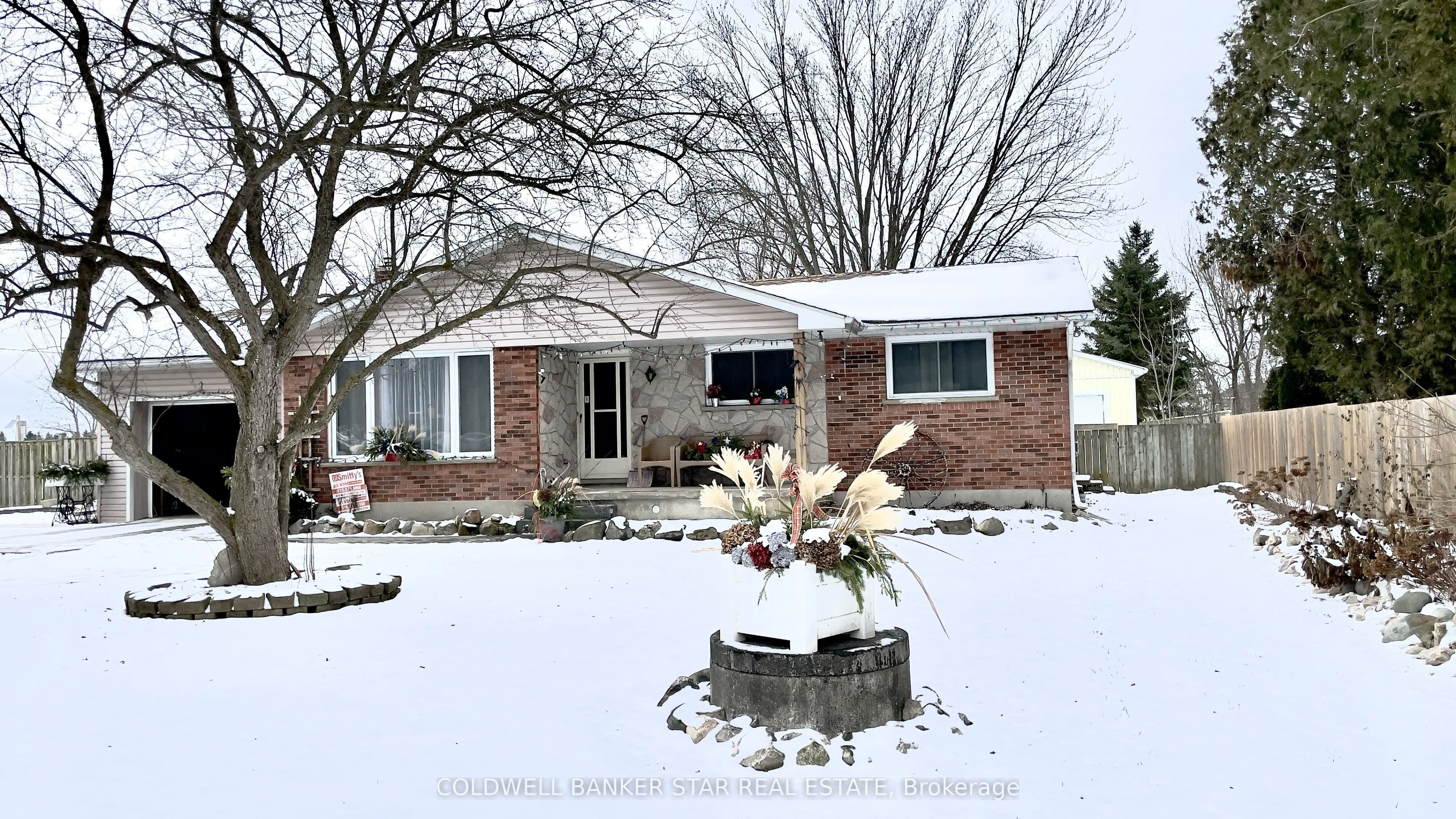 1 East Williams Street, North Middlesex, ON N0M 1A0
