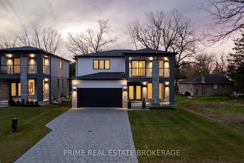 207 Eagle St, North Middlesex, ON N0M 2K0