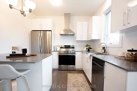 207 Eagle St, North Middlesex, ON N0M 2K0