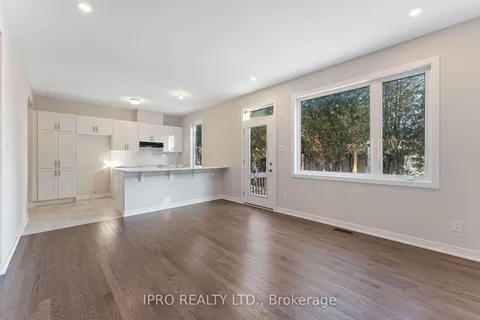 283 Falsetto St, Orleans - Convent Glen and Area, ON K1W 0S4