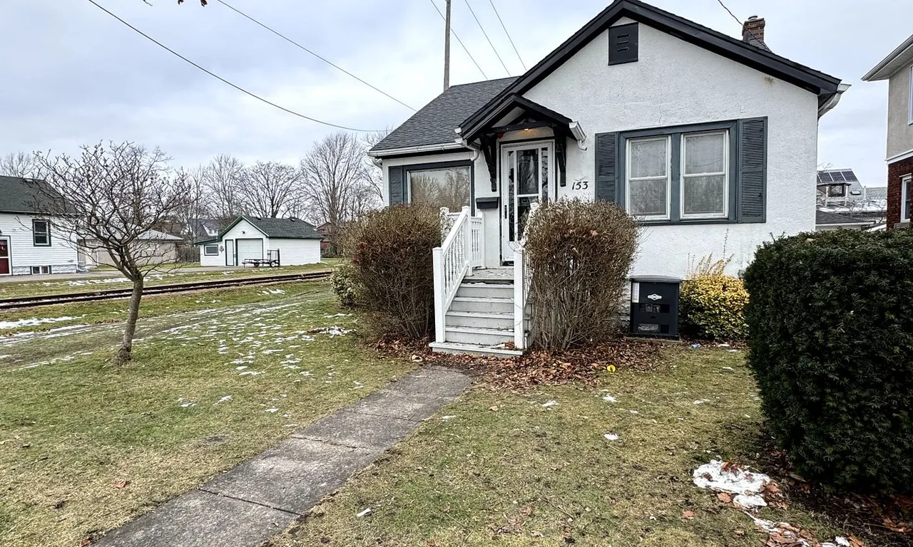 153 Kent St, Port Colborne, ON L3K 2Z7