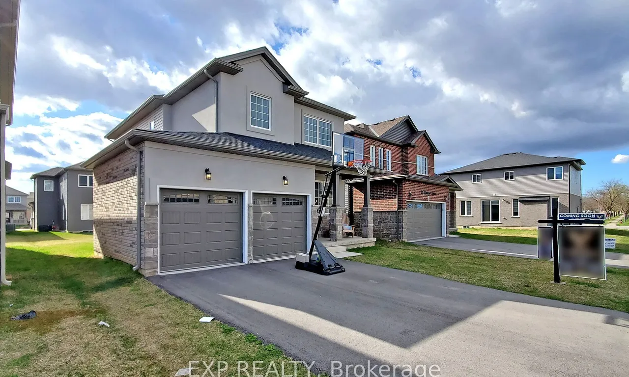 34 Woodbine Ave, Welland, ON L3B 0H5