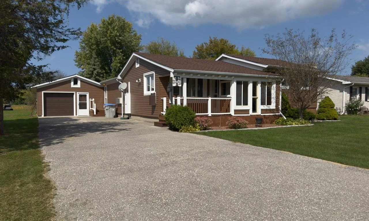 8278 Burwell Rd, Lambton Shores, ON N0M 1T0