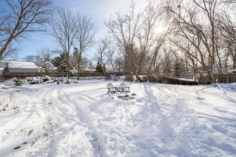 4084 Perth Rd, South Frontenac, ON K0H 1X0