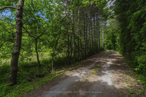 366 Lakeshore Rd, Port Hope, ON L1A 1R3