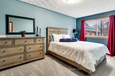 301 SOUTH Dr, ON N3Y 1G9