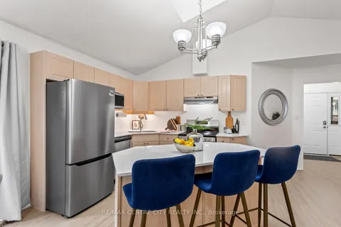 223 Crimson Cres, London, ON N5W 6G1
