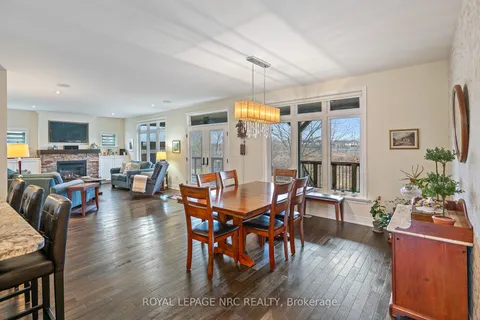 153 Michelle Crt, Welland, ON L3C 0A2