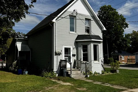 15 CHESTNUT St, Aylmer, ON N5H 1E1