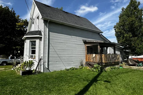 15 CHESTNUT St, Aylmer, ON N5H 1E1