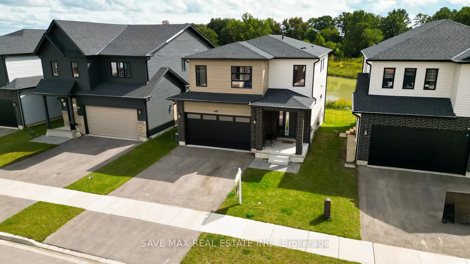 1427 TWILITE Boulevard, ON N6G 3R5