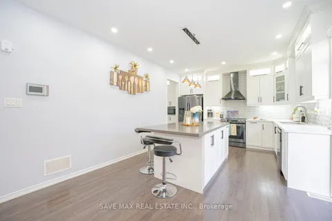 51 Burgess Cres, Brantford, ON N3T 5L5