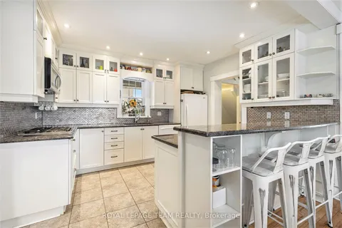 535 Albert St, North Dundas, ON K0C 2K0