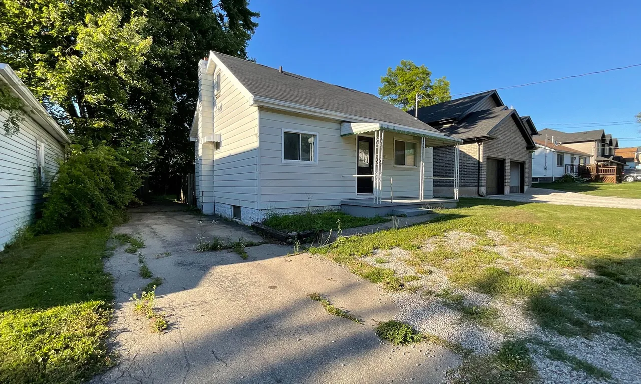58 Almond St, Welland, ON L3B 3P8