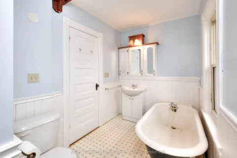 27 Hiawatha Street, St. Thomas, ON N5P 2T1