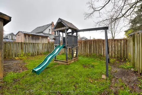 27 Hiawatha Street, St. Thomas, ON N5P 2T1