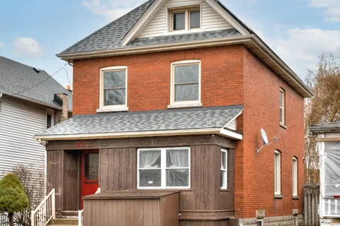 27 Hiawatha Street, St. Thomas, ON N5P 2T1