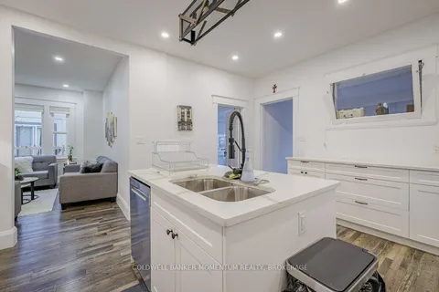 11 Grantham Ave, St. Catharines, ON L2P 3B3