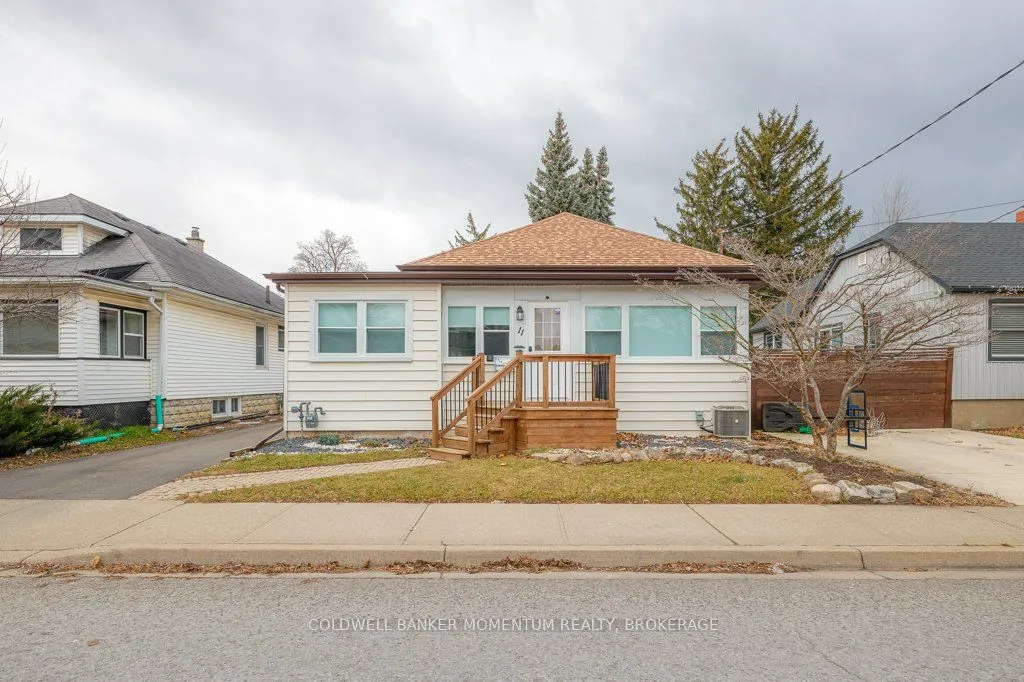 11 Grantham Ave, St. Catharines, ON L2P 3B3