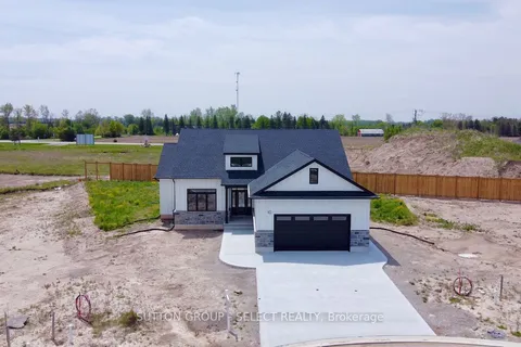 10 LOIS Court, Lambton Shores, ON N0M 1T0