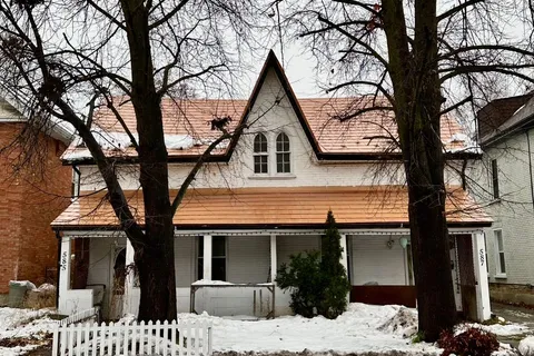 585-587 Aylmer St, Peterborough, ON K9H 3W8