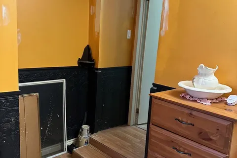 585-587 Aylmer St, Peterborough, ON K9H 3W8