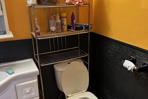 585-587 Aylmer St, Peterborough, ON K9H 3W8