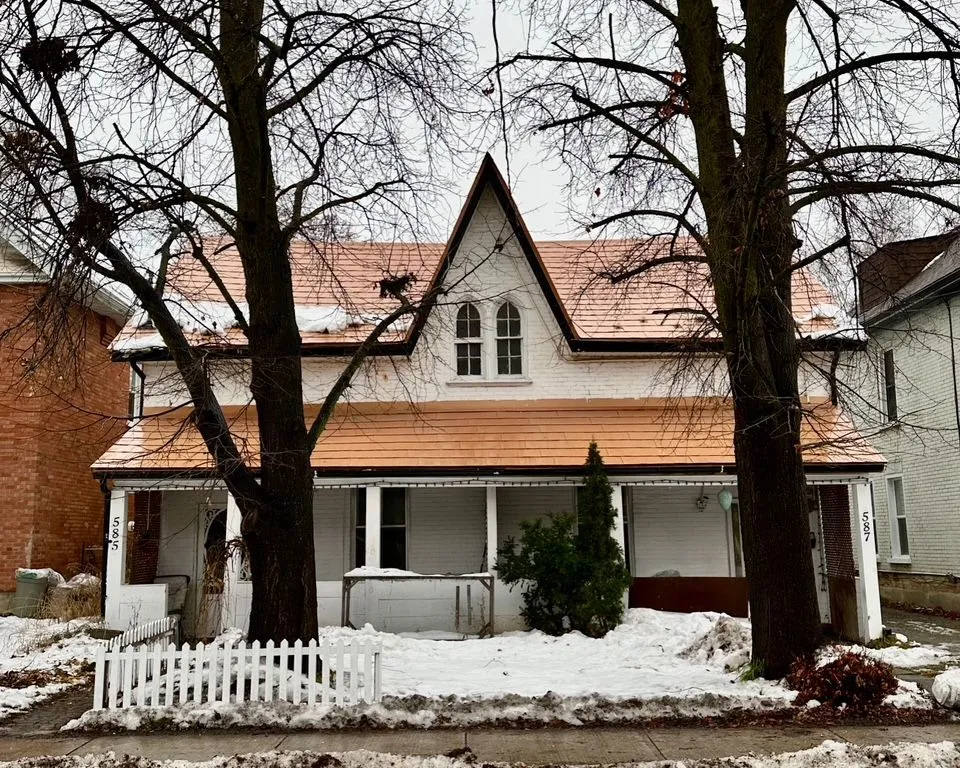 585-587 Aylmer St, Peterborough, ON K9H 3W8