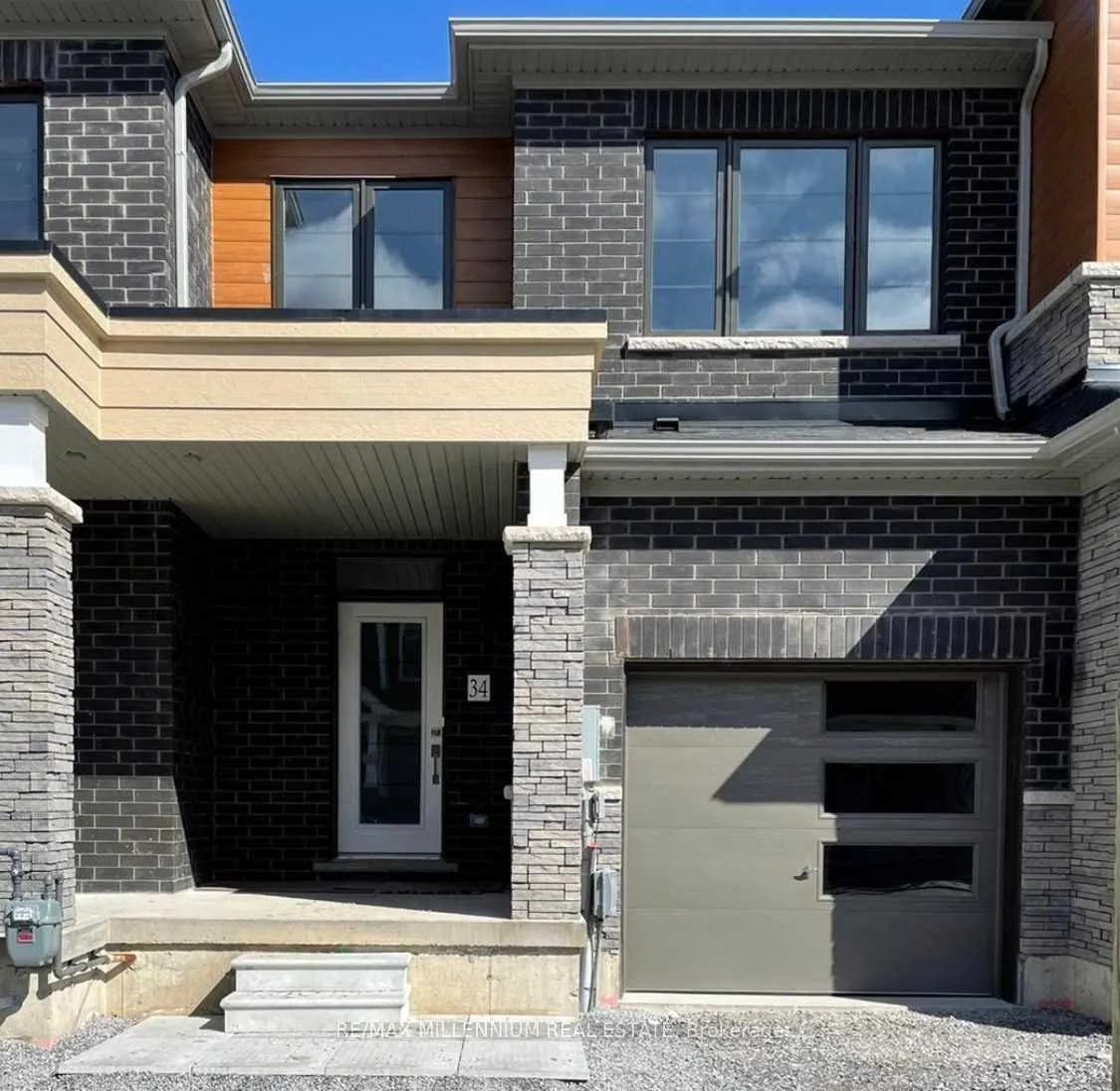 8273 Tulip Tree Drive, Niagara Falls, ON L2H 3S8