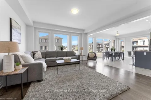 798 QUEENSTON BLVD Blvd, Woodstock, ON N4S 7W2