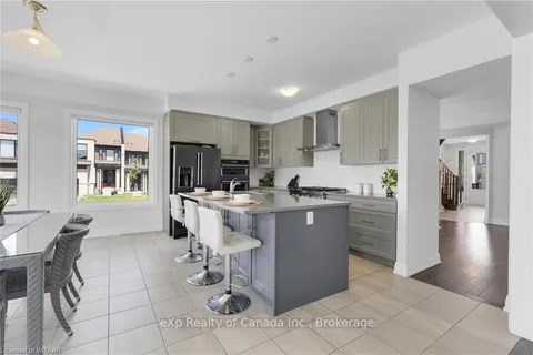 798 QUEENSTON BLVD Blvd, Woodstock, ON N4S 7W2