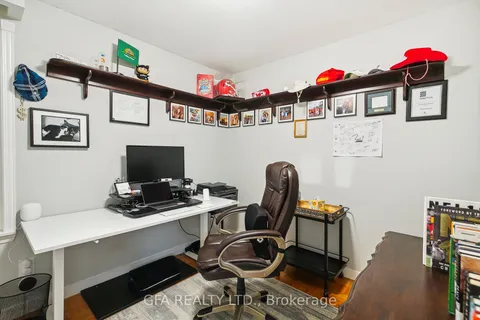 8 Laurendale Ave, Hamilton, ON L8B 0B3