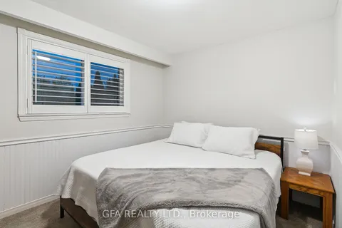 8 Laurendale Ave, Hamilton, ON L8B 0B3