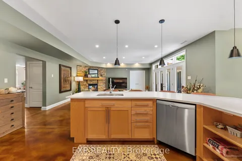 5759 Queenscourt Crescent, Manotick - Kars - Rideau Twp and Area, ON K4M 1K3