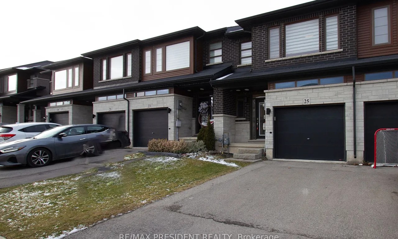 25 Greenwich Ave, Hamilton, ON L8J 0L5