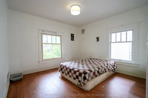 4965 Jepson Street, Niagara Falls, ON L2E 1K3