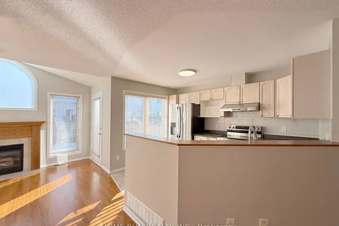 48 Coleridge St, Carlington - Central Park, ON K2C 4G2