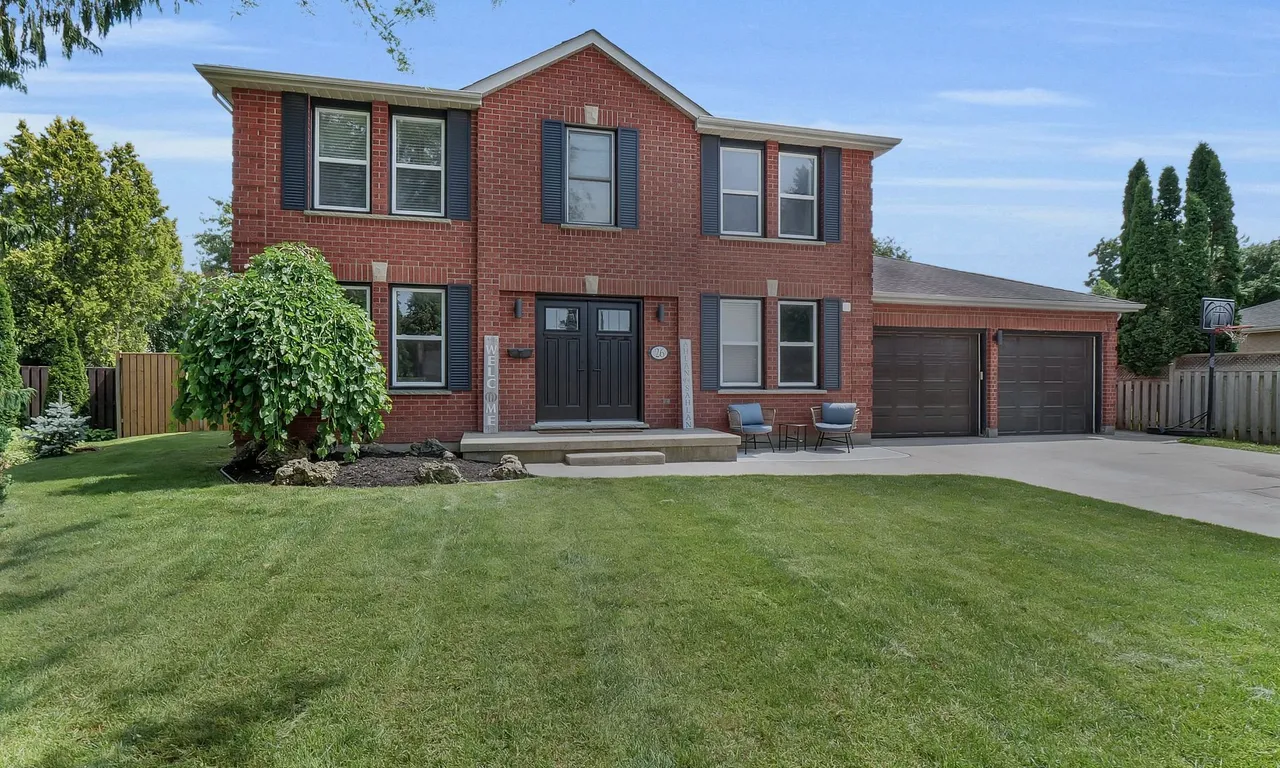 26 Pennybrook Crt, London, ON N5X 2Z6