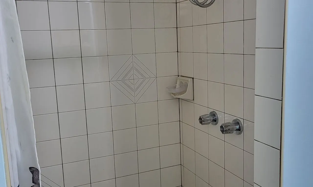 Semi-Detached kitchen at 37 Monsarrat Cres London