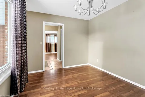 727 GLADSTONE Dr, Woodstock, ON N4S 5T1