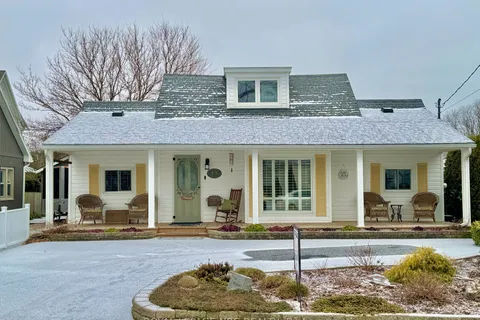 13 Graham Ave, St. Catharines, ON L2N 5L1