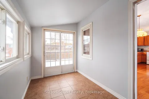 725 11th St, Owen Sound, ON N4K 3T4