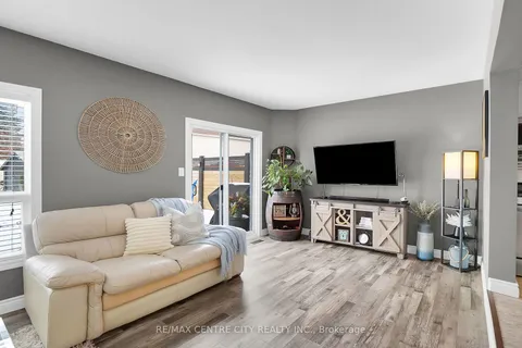 1308 Blackmaple Dr, London, ON N5Y 5V4