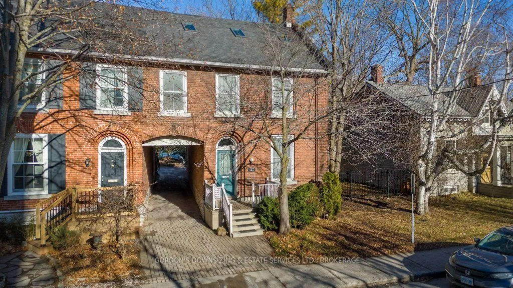 133 William St, Kingston, ON K7L 2C7