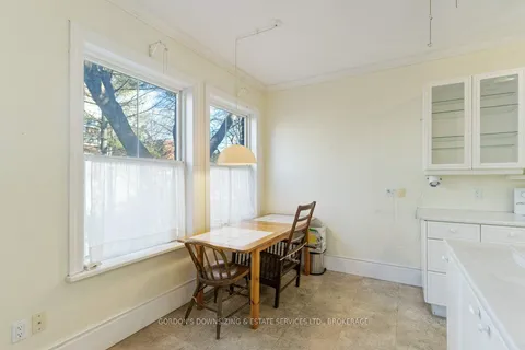 133 William St, Kingston, ON K7L 2C7